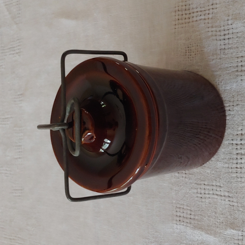 Vintage Stoneware Country Crock - Picture 2 of 16